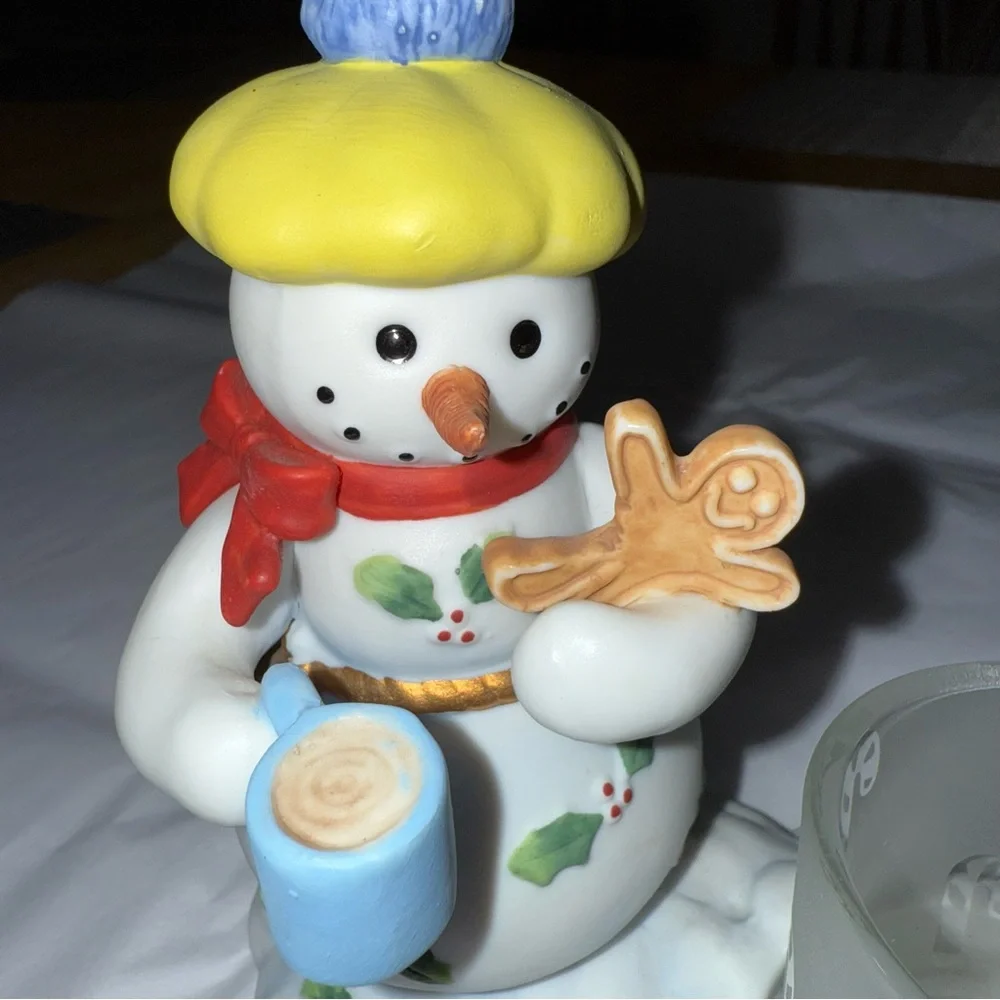 PartyLite Snowman Candle Holder with Red and Green Accents - Picture 10 of 12